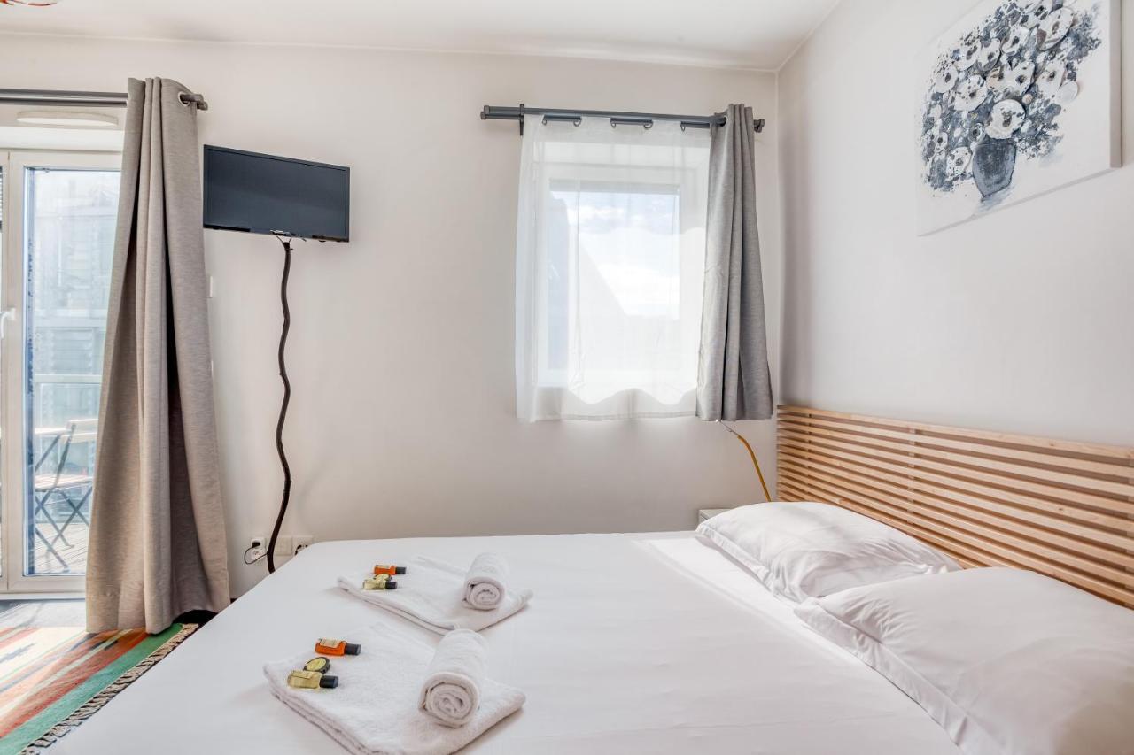 Lyon Confluence - Duplex Au Calme Avec Parking Prive En Optionアパートメント エクステリア 写真