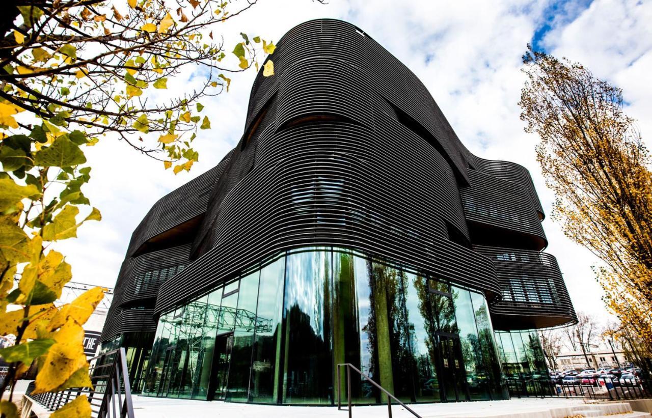 Lyon Confluence - Duplex Au Calme Avec Parking Prive En Optionアパートメント エクステリア 写真